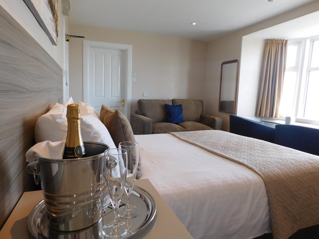 Cullen Bay Hotel מראה חיצוני תמונה