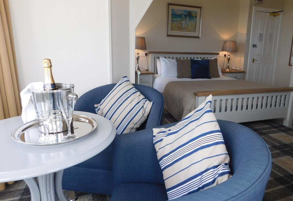 Cullen Bay Hotel מראה חיצוני תמונה