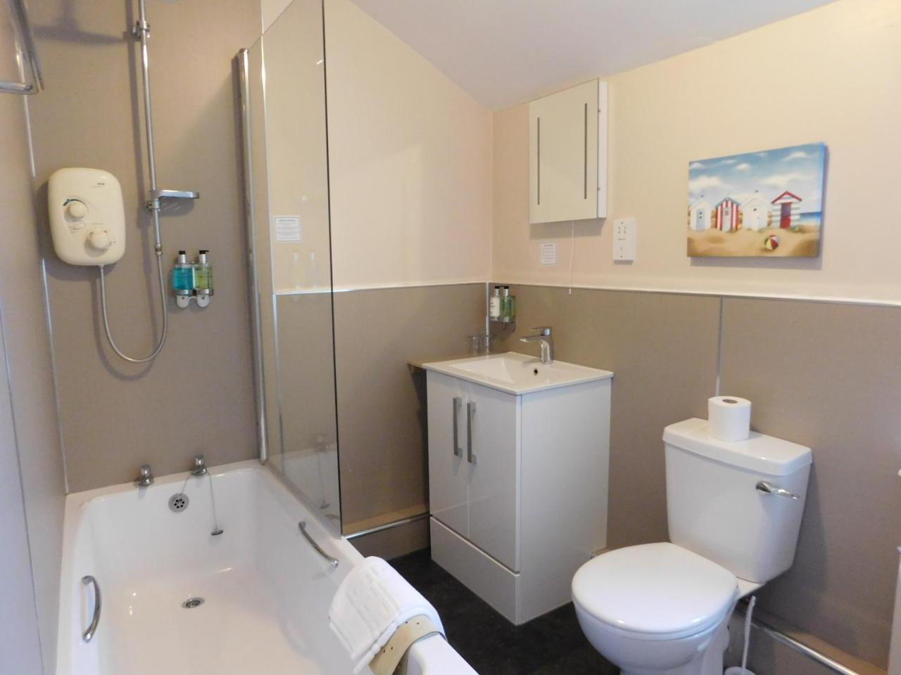 Cullen Bay Hotel מראה חיצוני תמונה