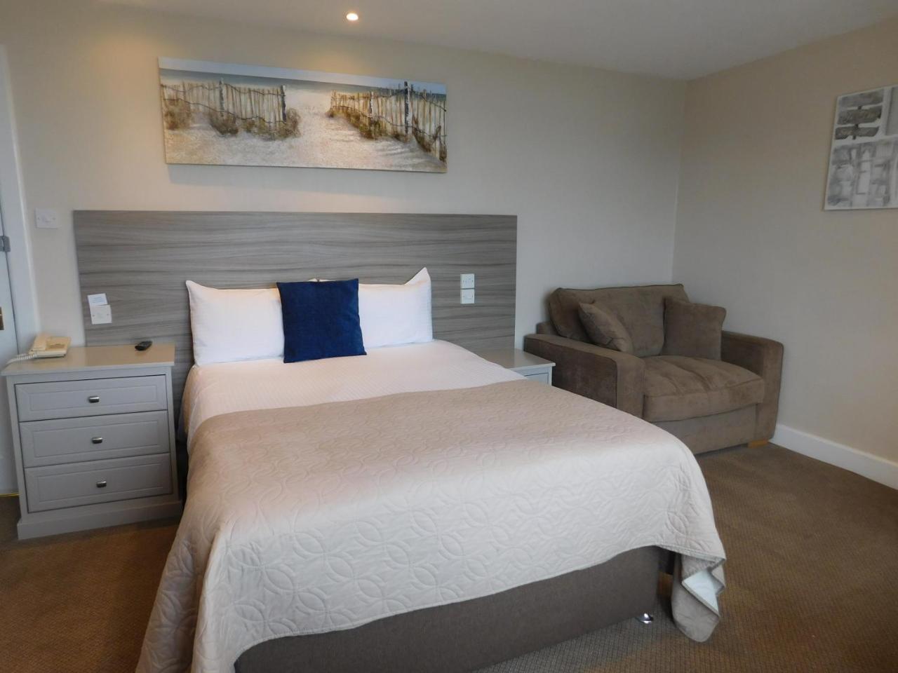 Cullen Bay Hotel מראה חיצוני תמונה