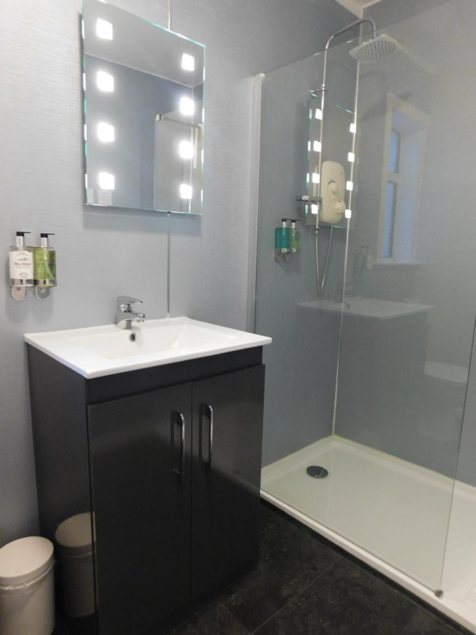 Cullen Bay Hotel מראה חיצוני תמונה